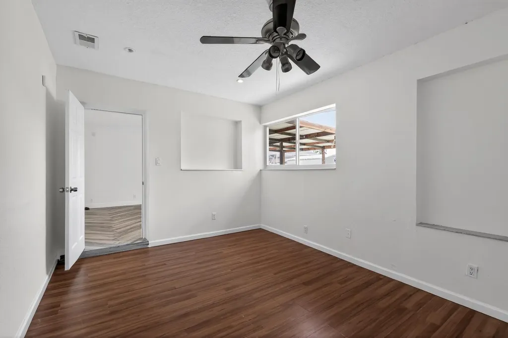 8580 NW 12th Street Pembroke Pines FL 33024