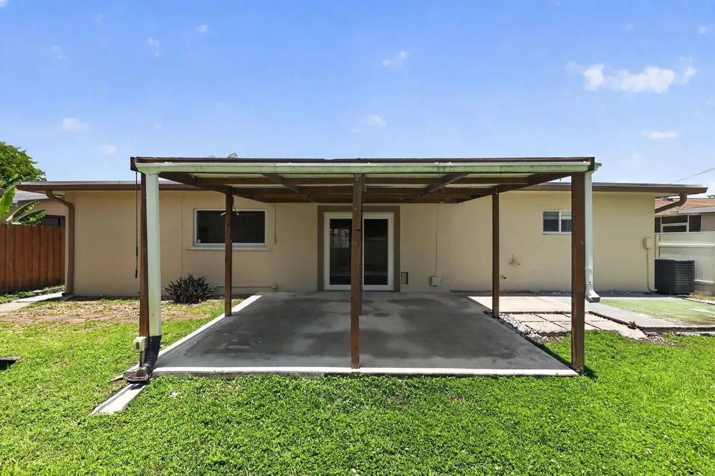 8580 NW 12th Street Pembroke Pines FL 33024