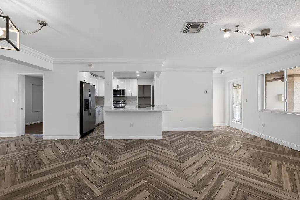 8580 NW 12th Street Pembroke Pines FL 33024