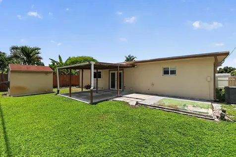 8580 NW 12th Street Pembroke Pines FL 33024