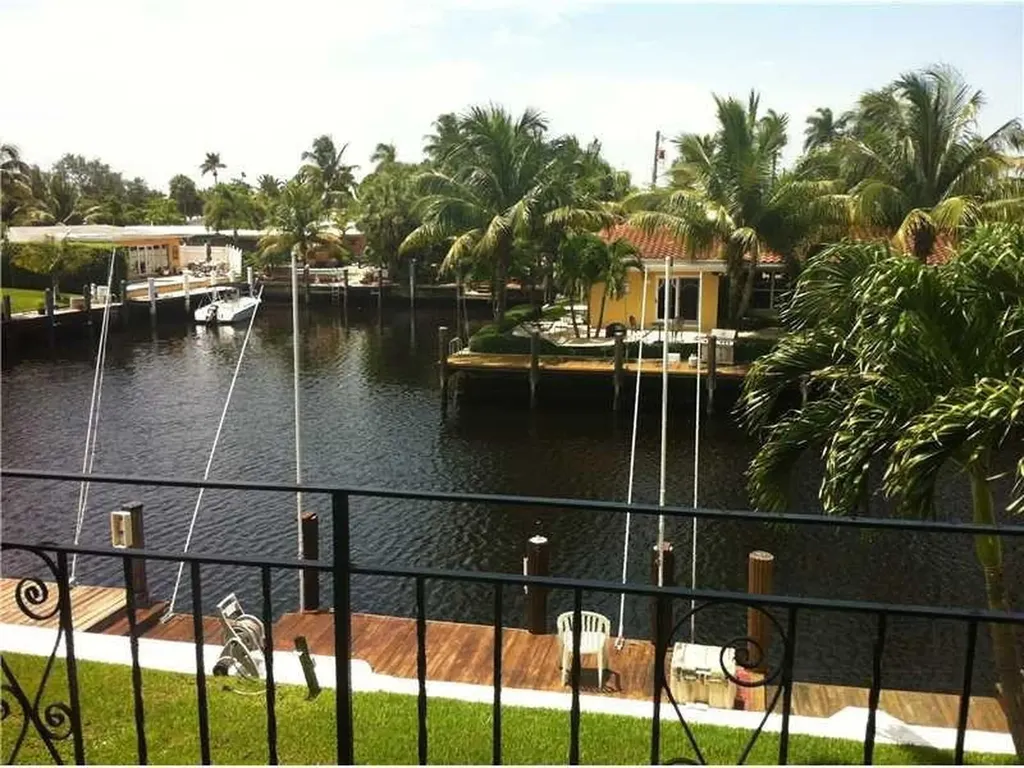 301 E Mcnab Road E Pompano Beach FL 33060