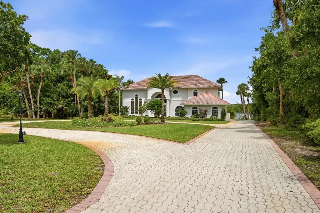 Sebastian FL, 12765 Roseland Road