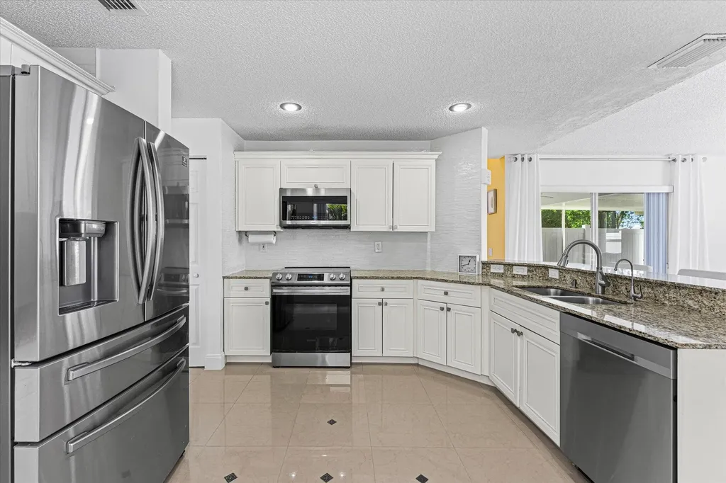 7044 Chesapeake Circle Boynton Beach FL 33436