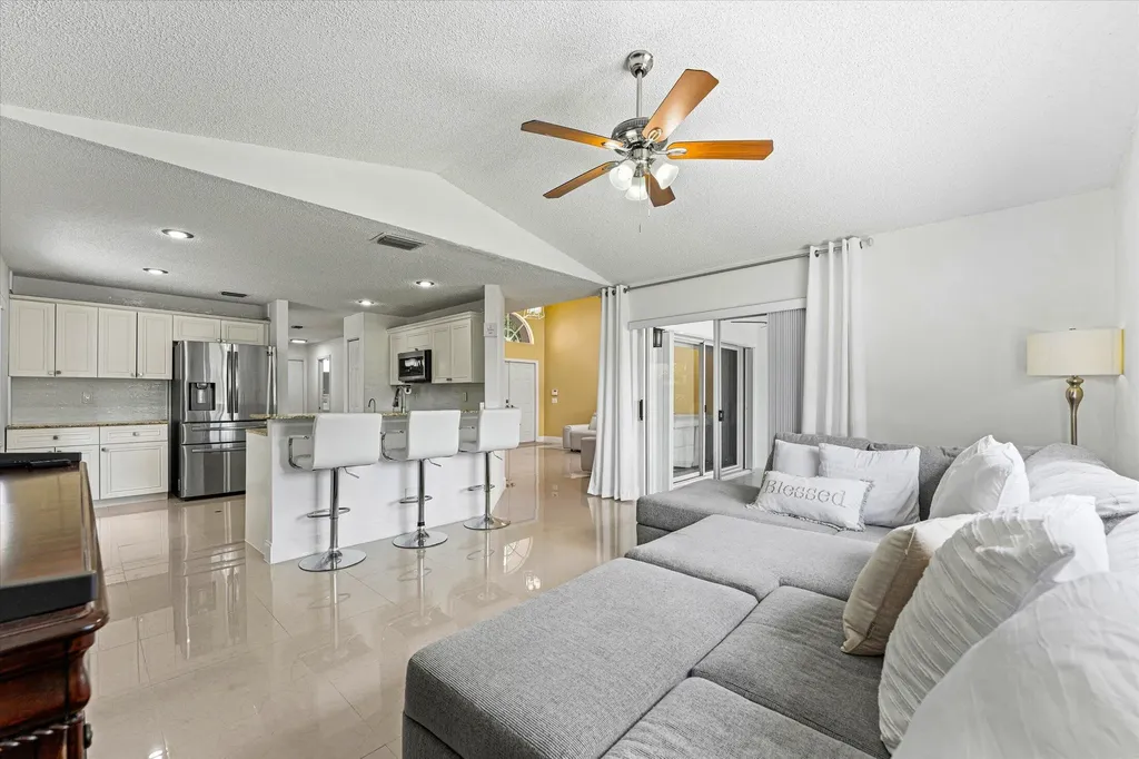 7044 Chesapeake Circle Boynton Beach FL 33436