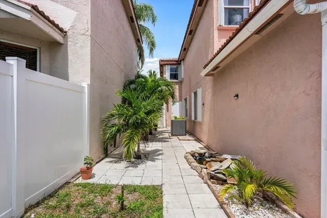 7044 Chesapeake Circle Boynton Beach FL 33436