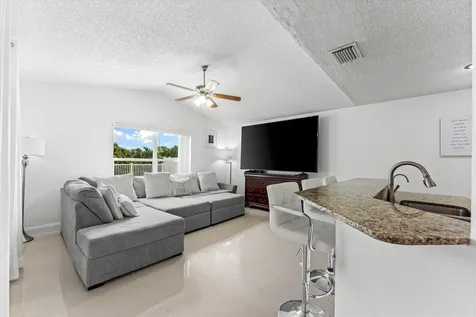 7044 Chesapeake Circle Boynton Beach FL 33436