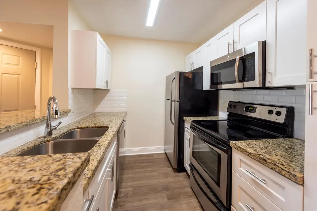 2906 S University Drive Davie FL 33328