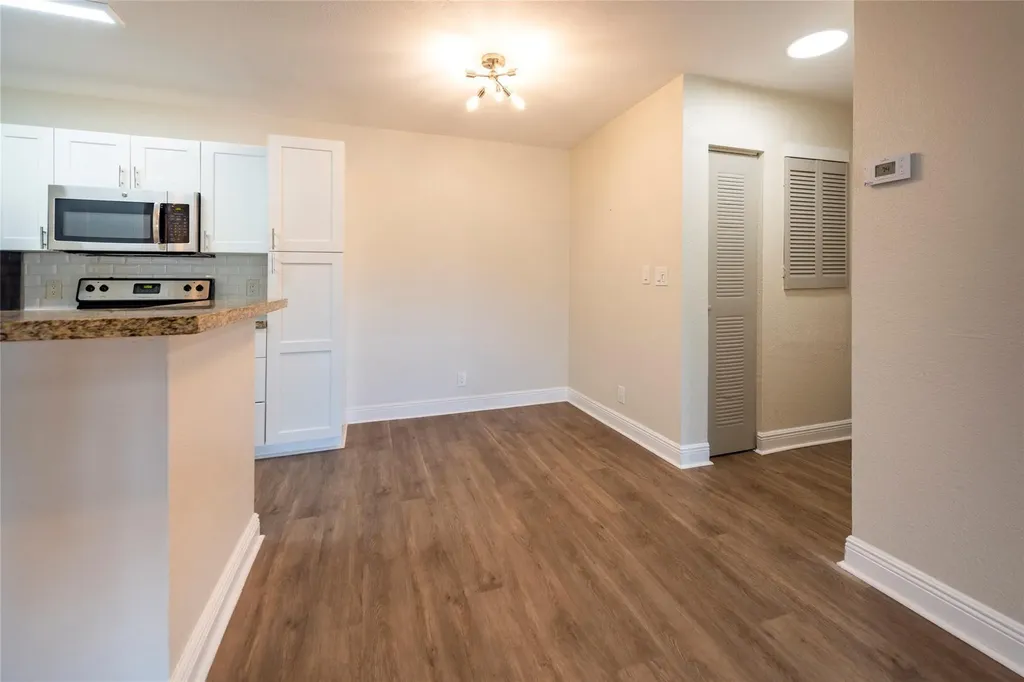 2906 S University Drive Davie FL 33328
