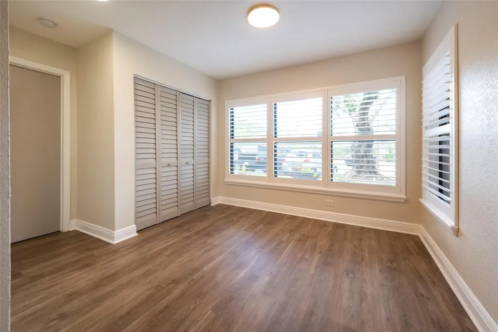 2906 S University Drive Davie FL 33328
