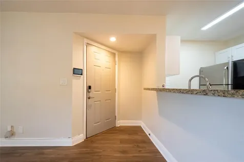 2906 S University Drive Davie FL 33328