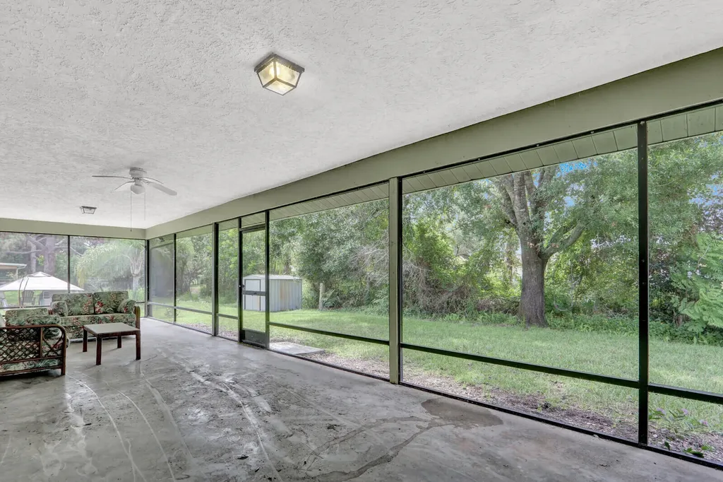 362 SE Crosspoint Drive Port St Lucie FL 34983