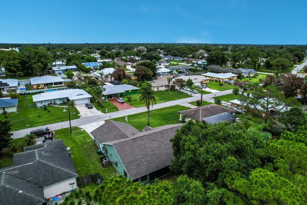 362 SE Crosspoint Drive Port St Lucie FL 34983