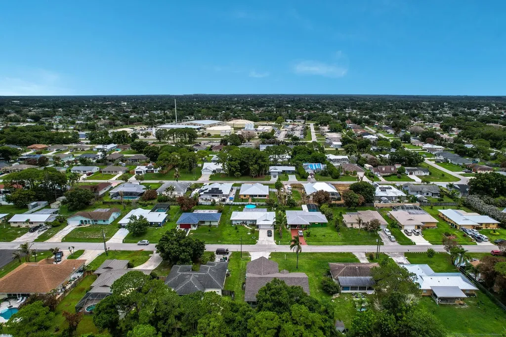 362 SE Crosspoint Drive Port St Lucie FL 34983