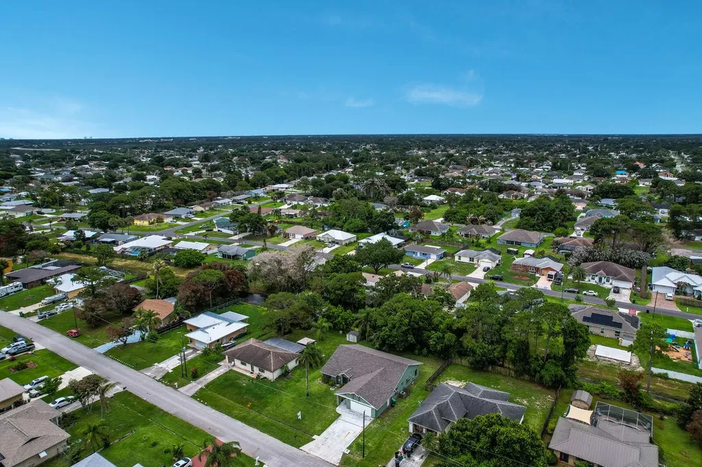 362 SE Crosspoint Drive Port St Lucie FL 34983