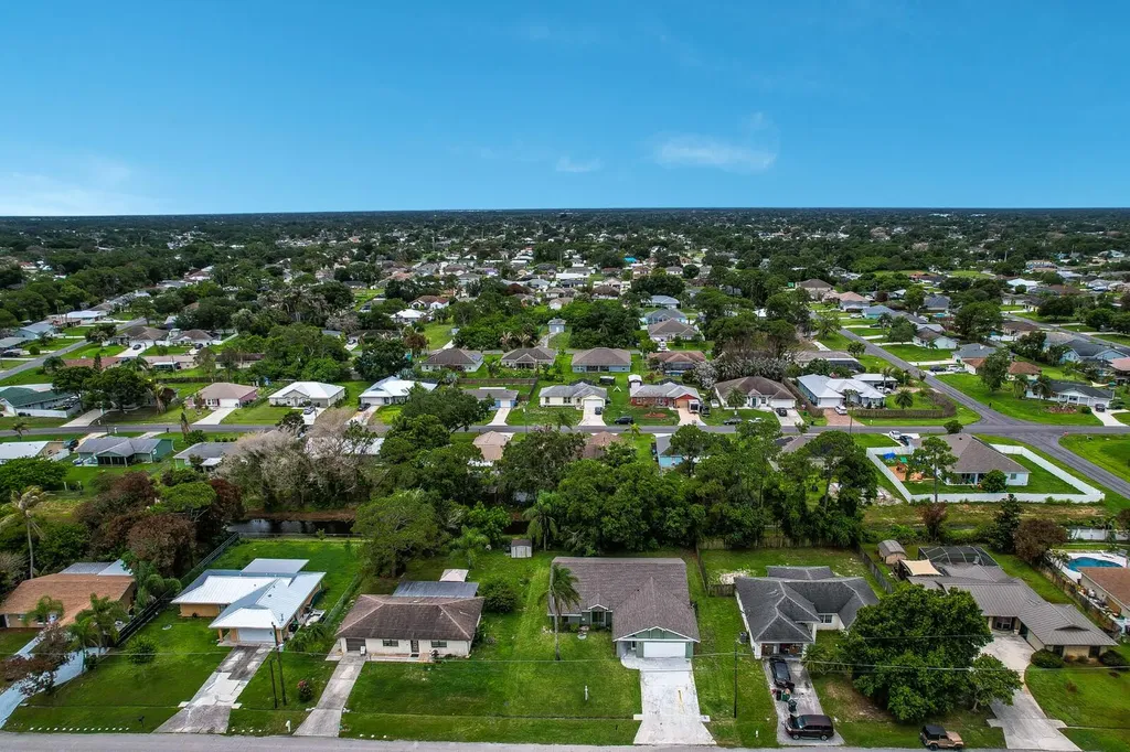 362 SE Crosspoint Drive Port St Lucie FL 34983