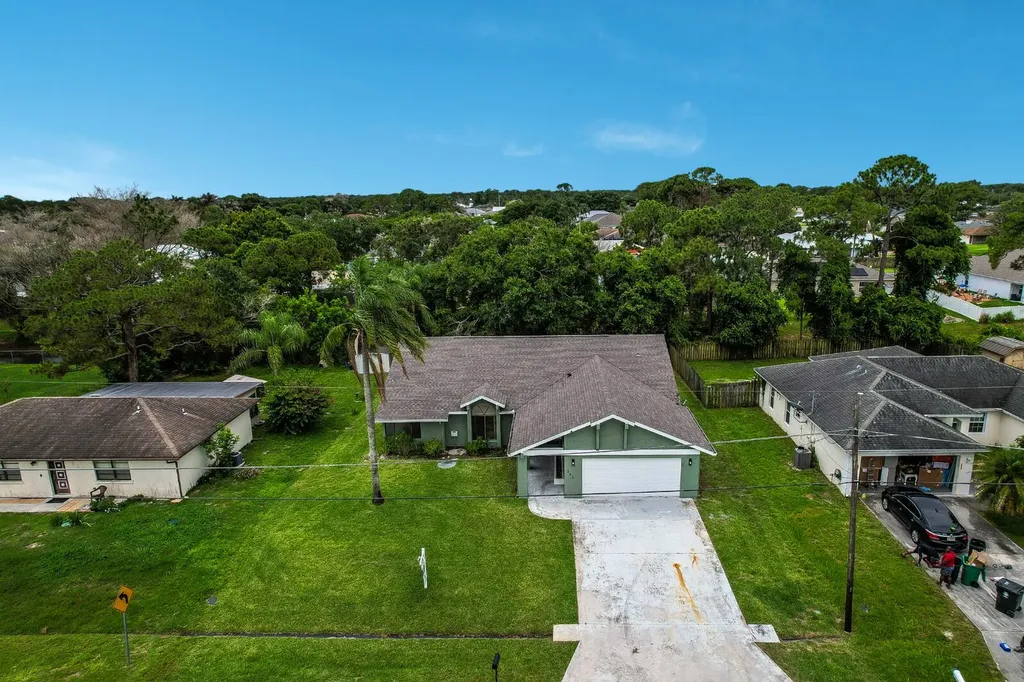 362 SE Crosspoint Drive Port St Lucie FL 34983