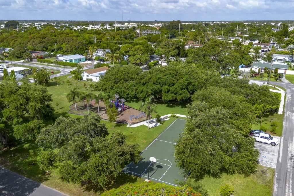 505 NW 7th Court Boynton Beach FL 33426
