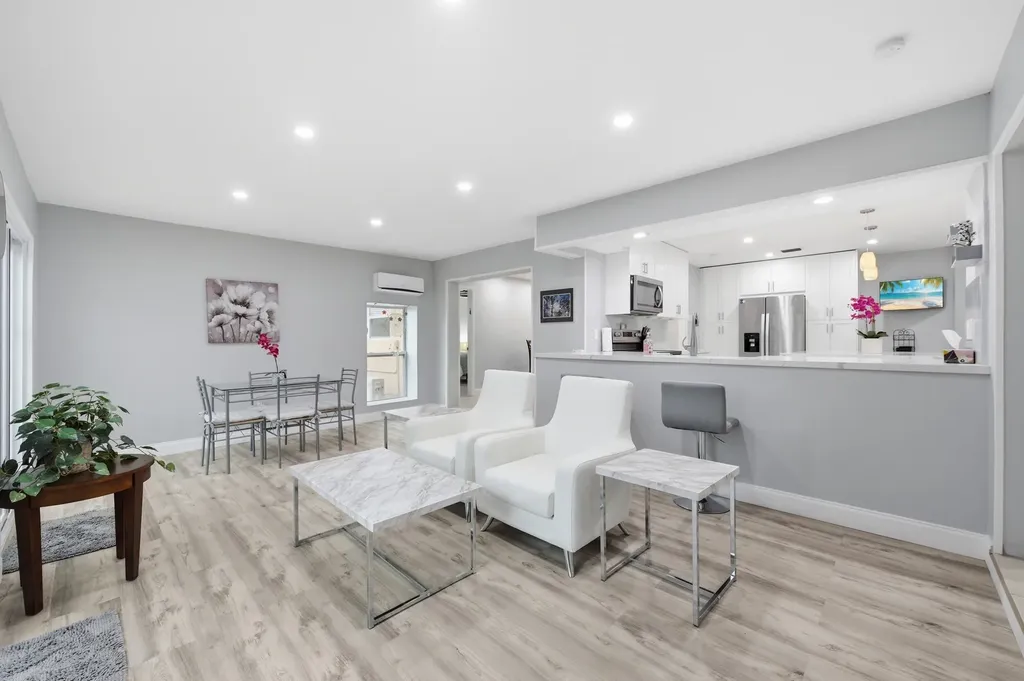 8386 Shadow Wood Boulevard Coral Springs FL 33071