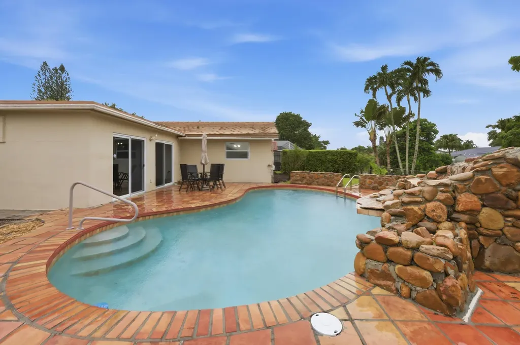 8386 Shadow Wood Boulevard Coral Springs FL 33071