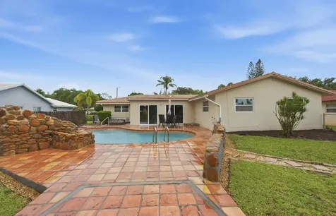 8386 Shadow Wood Boulevard Coral Springs FL 33071