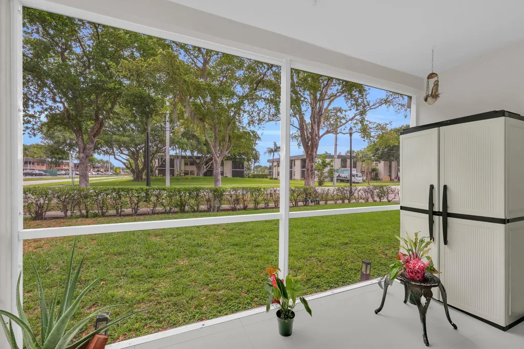 899 SE 2nd Avenue Deerfield Beach FL 33441