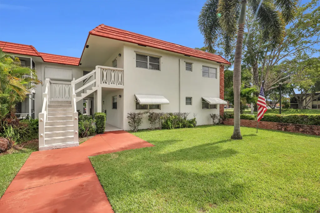 899 SE 2nd Avenue Deerfield Beach FL 33441
