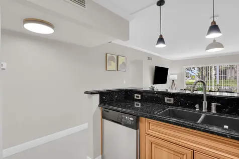 899 SE 2nd Avenue Deerfield Beach FL 33441