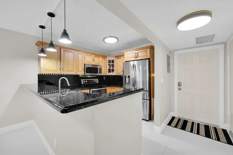 899 SE 2nd Avenue Deerfield Beach FL 33441