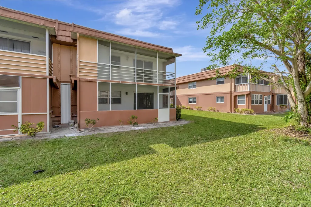 484 Saxony K Way Delray Beach FL 33446