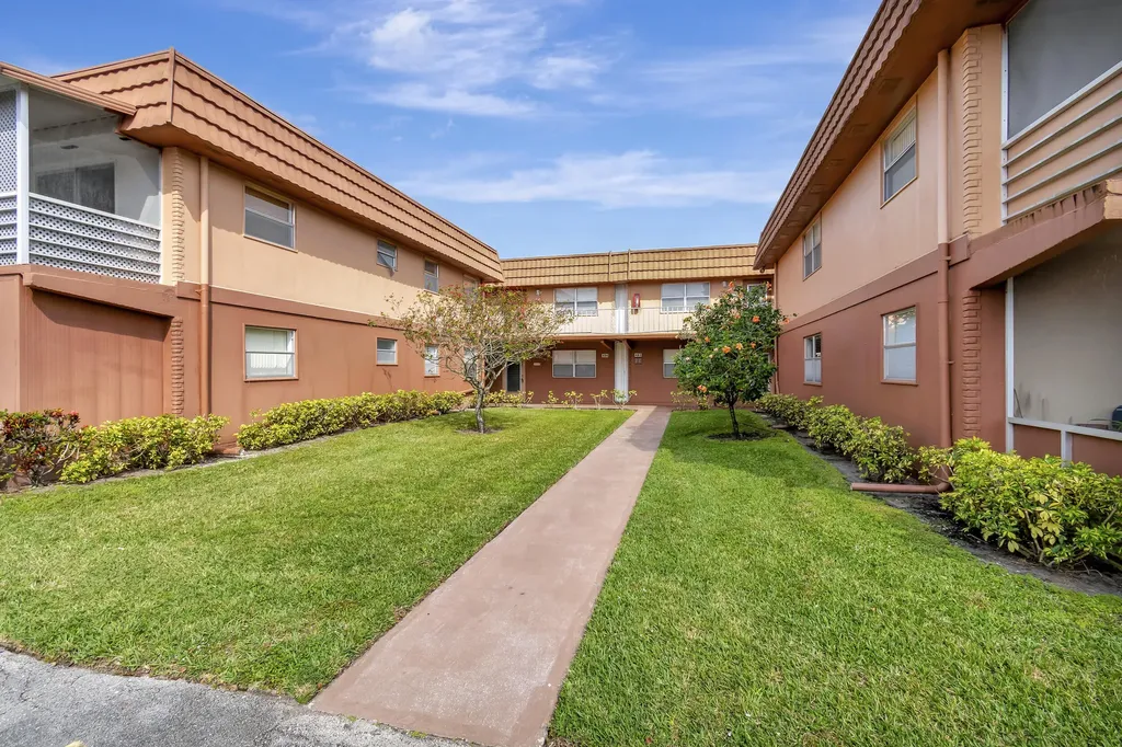 484 Saxony K Way Delray Beach FL 33446