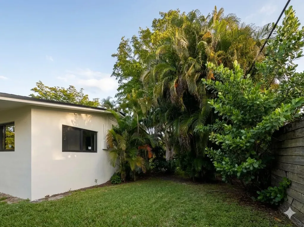 2513 NW 8th Avenue Fort Lauderdale FL 33311