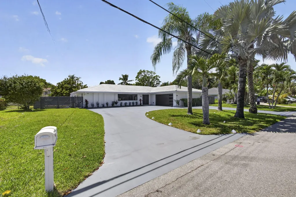 8111 W Lake Drive Lake Clarke Shores FL 33406