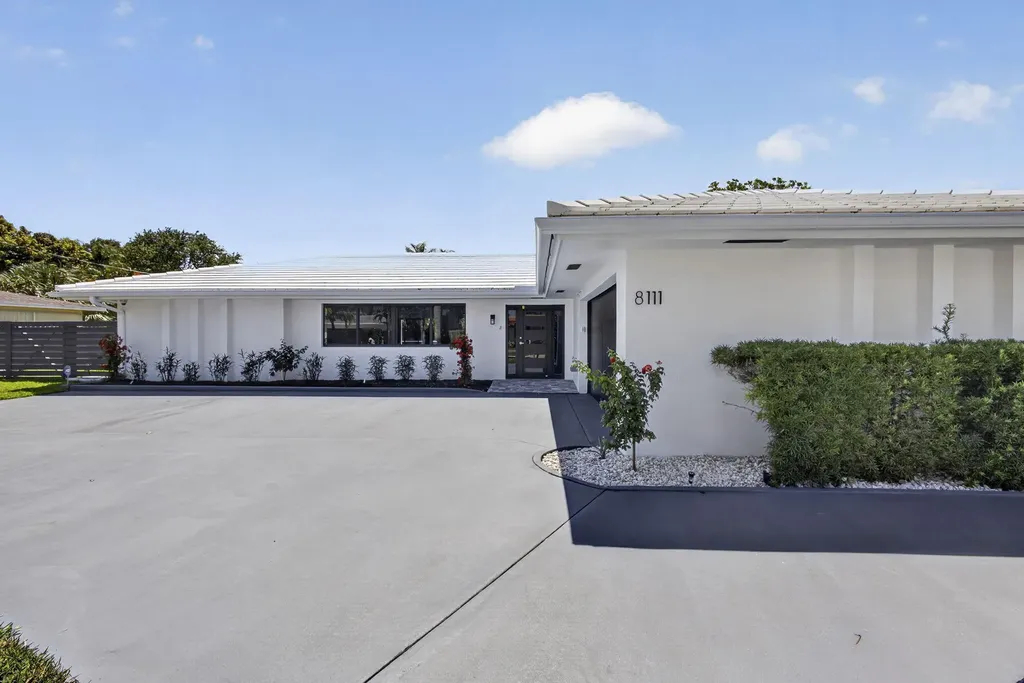 8111 W Lake Drive Lake Clarke Shores FL 33406