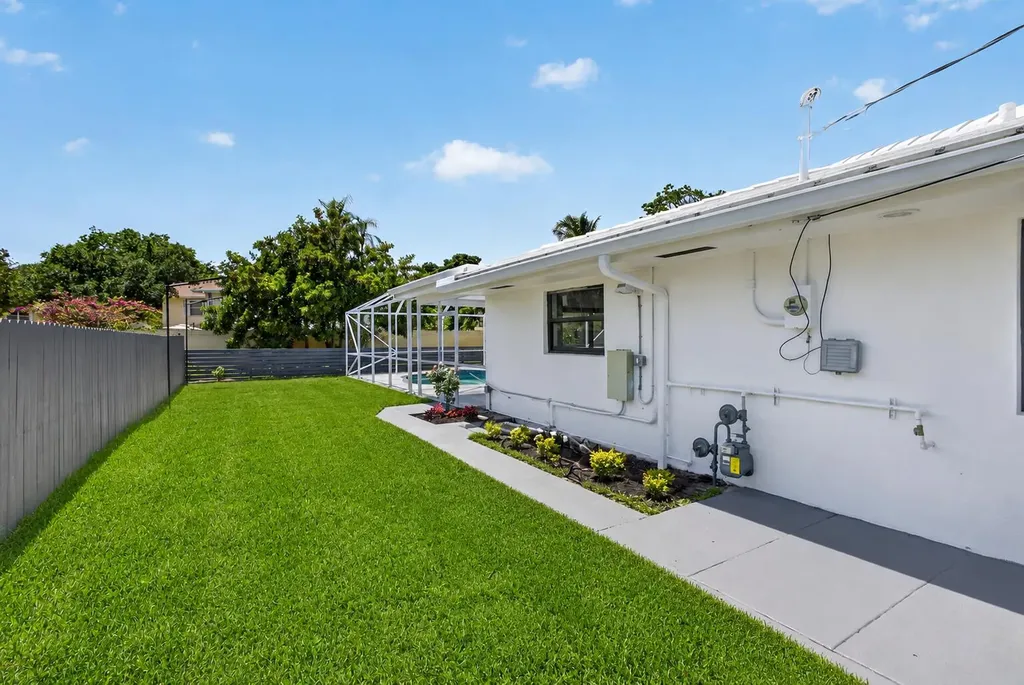 8111 W Lake Drive Lake Clarke Shores FL 33406