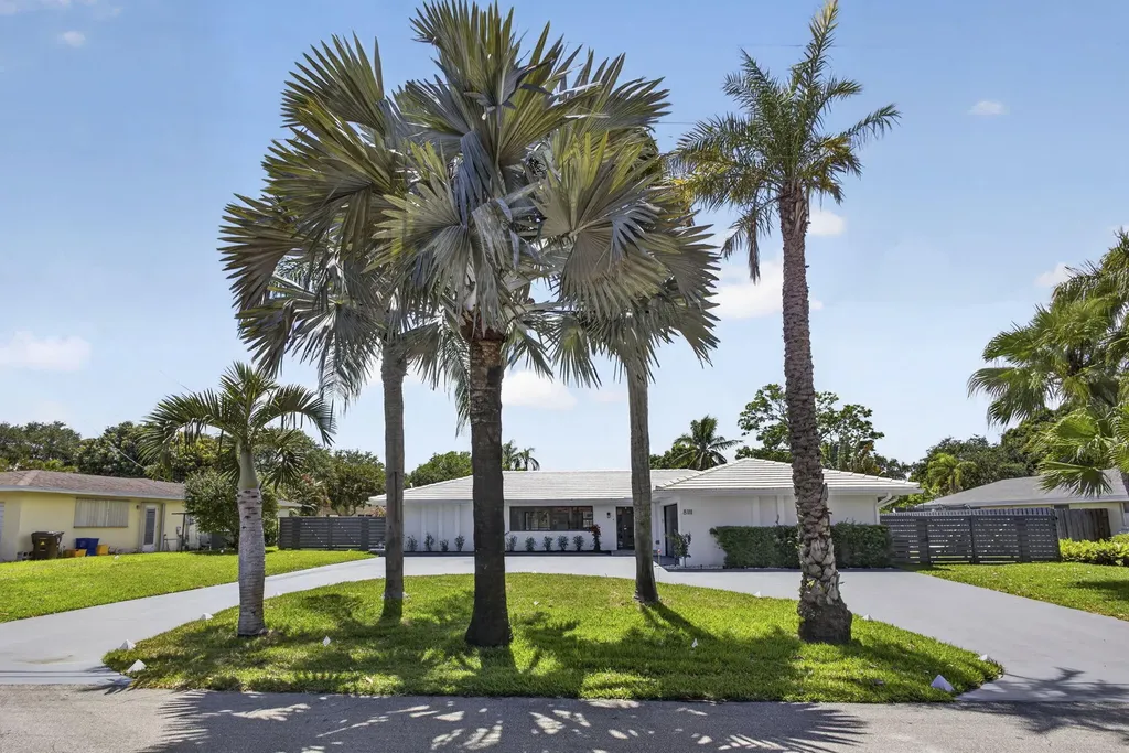 8111 W Lake Drive Lake Clarke Shores FL 33406