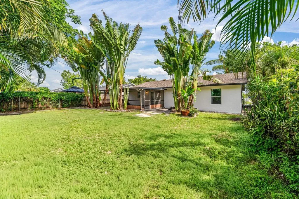 638 SW 4th Avenue Boynton Beach FL 33426