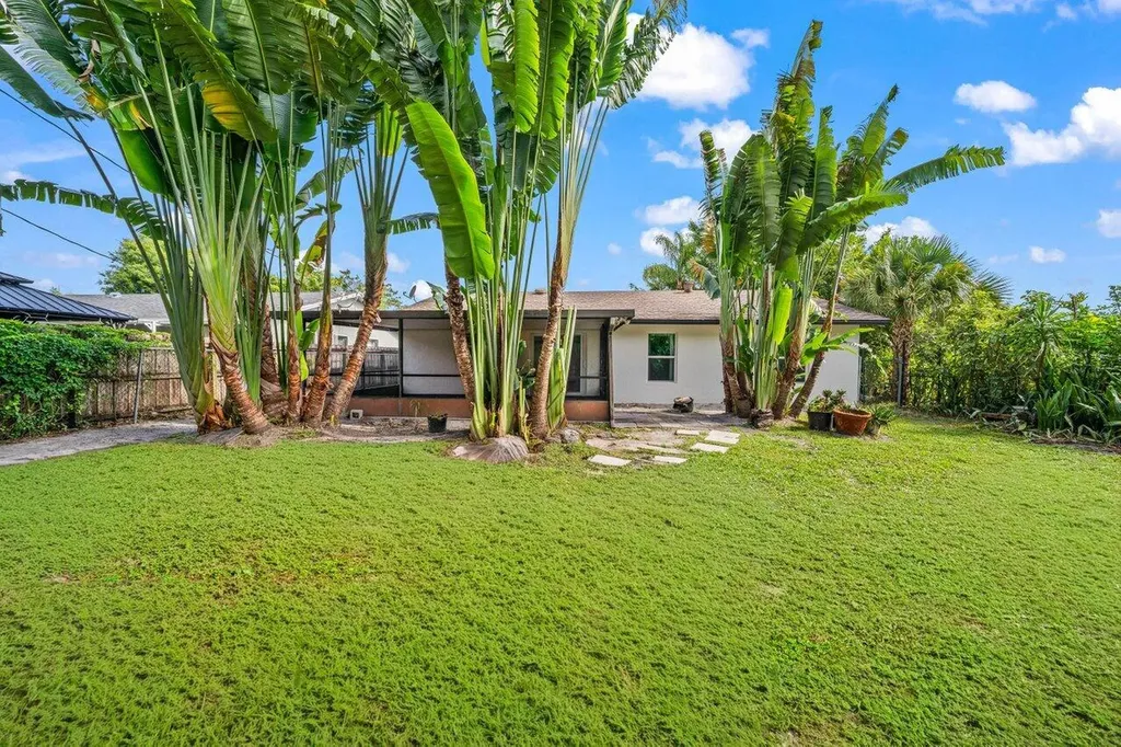 638 SW 4th Avenue Boynton Beach FL 33426
