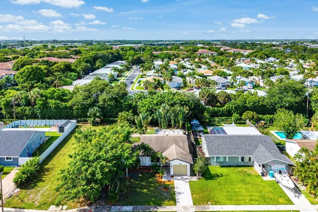 638 SW 4th Avenue Boynton Beach FL 33426