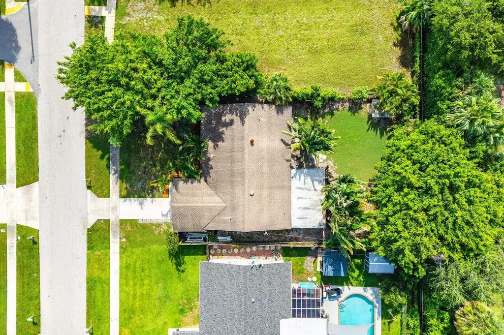 638 SW 4th Avenue Boynton Beach FL 33426