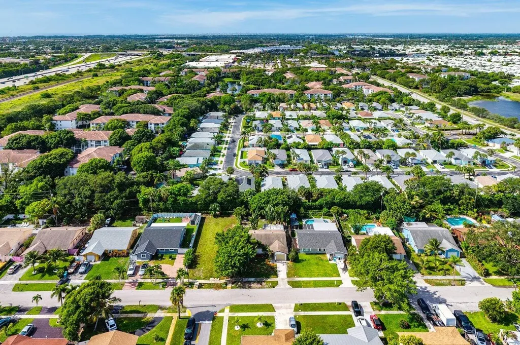 638 SW 4th Avenue Boynton Beach FL 33426
