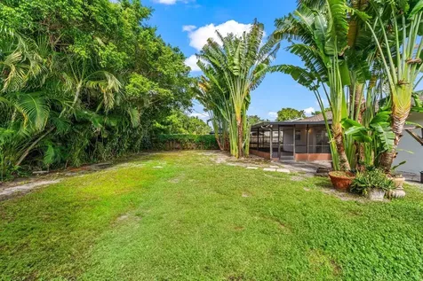 638 SW 4th Avenue Boynton Beach FL 33426