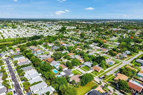 638 SW 4th Avenue Boynton Beach FL 33426