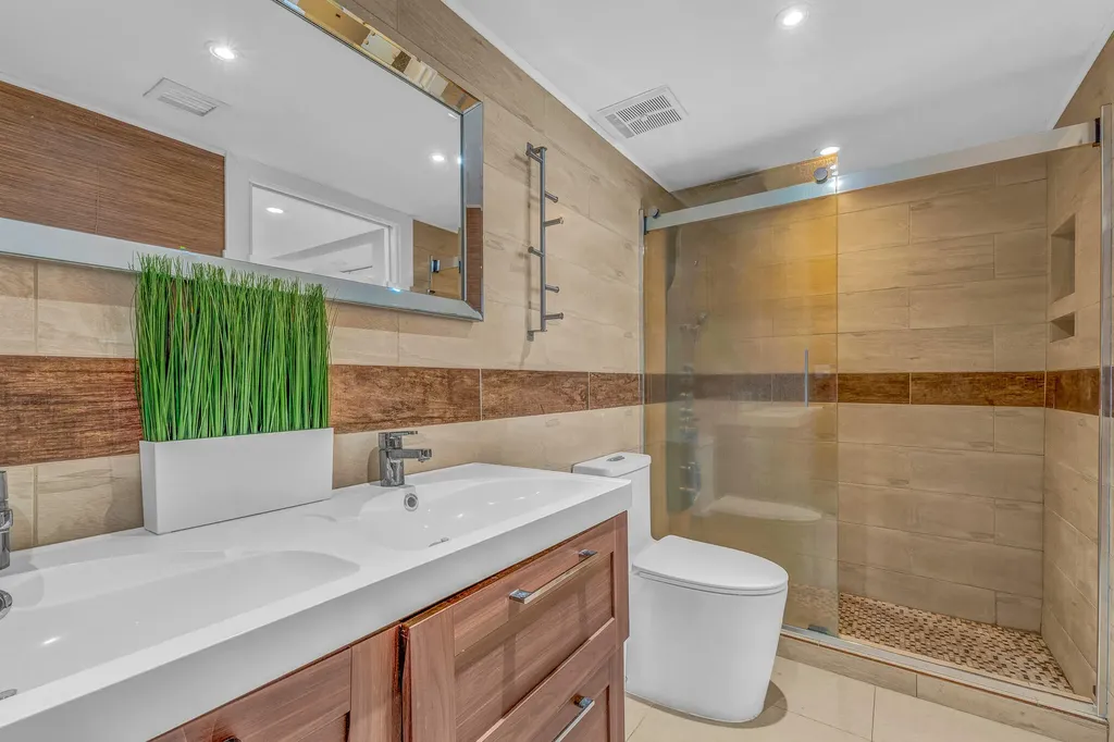 7601 E Treasure Drive North Bay Village FL 33141