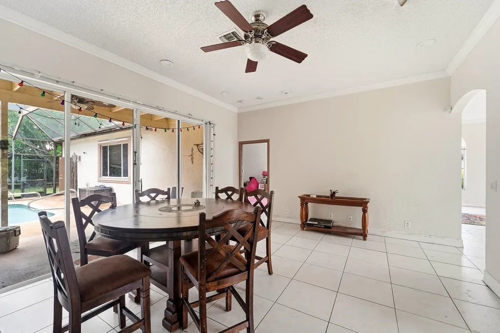 10710 NW 54th Place Coral Springs FL 33076