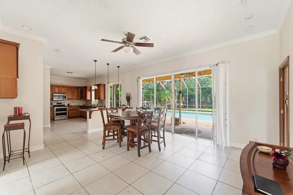 10710 NW 54th Place Coral Springs FL 33076