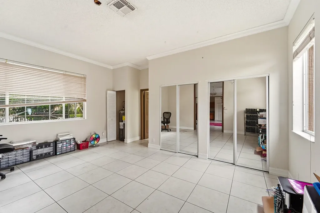 10710 NW 54th Place Coral Springs FL 33076