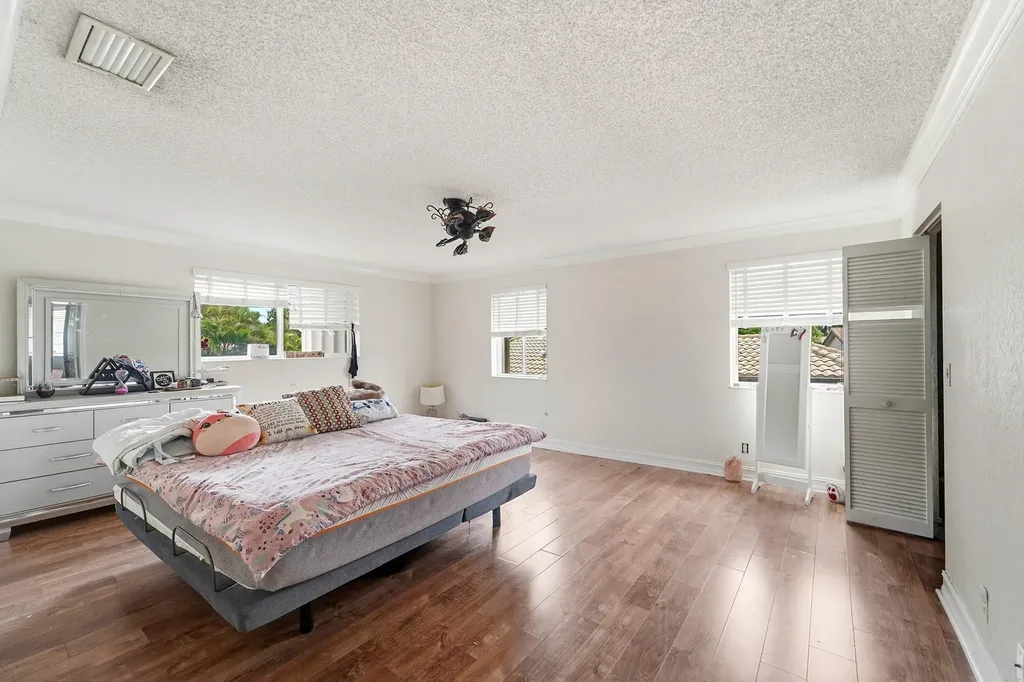 10710 NW 54th Place Coral Springs FL 33076