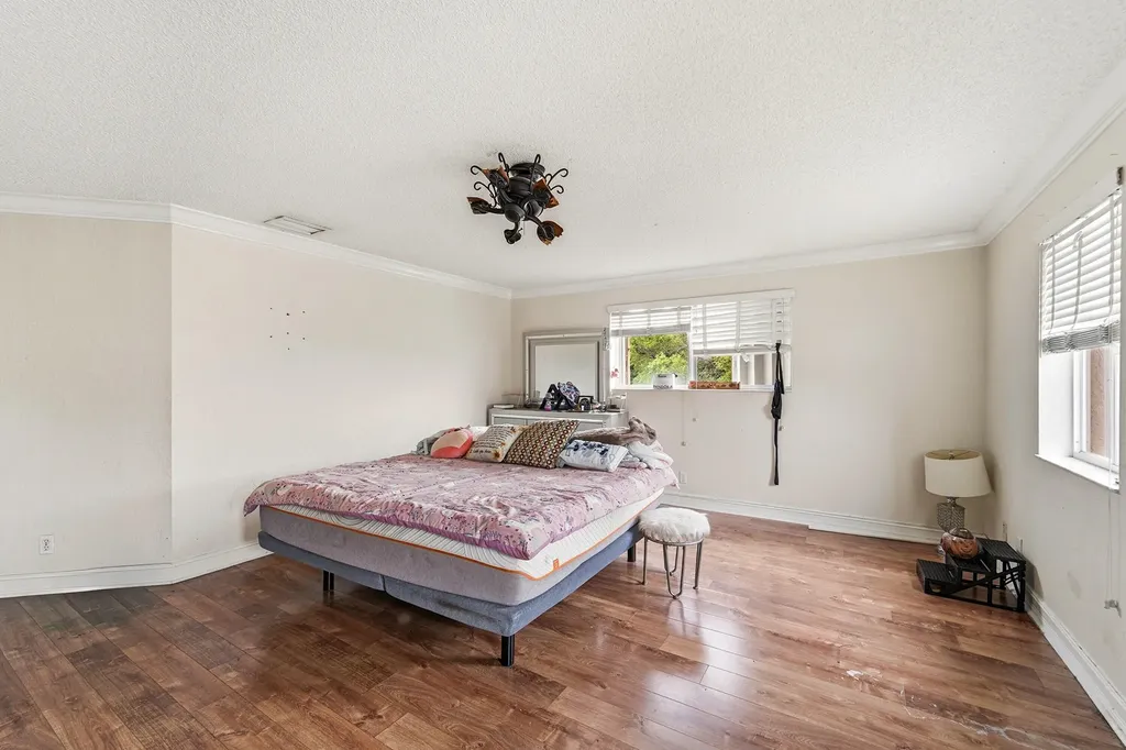 10710 NW 54th Place Coral Springs FL 33076