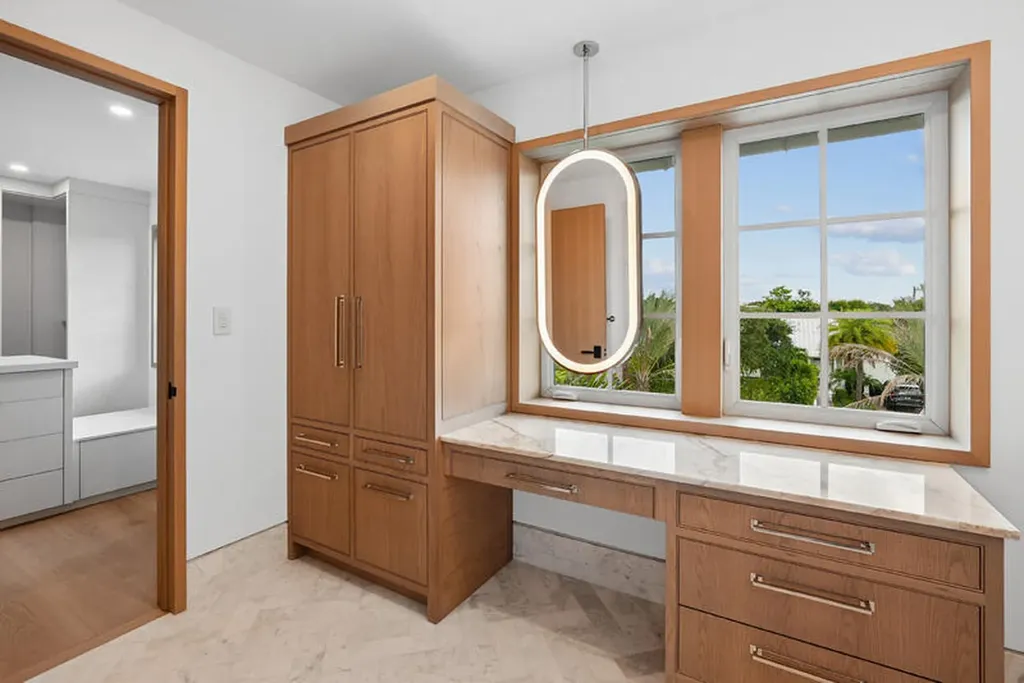 125 Worth Court N West Palm Beach FL 33405