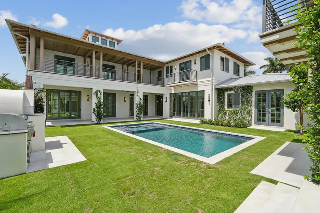 125 Worth Court N West Palm Beach FL 33405